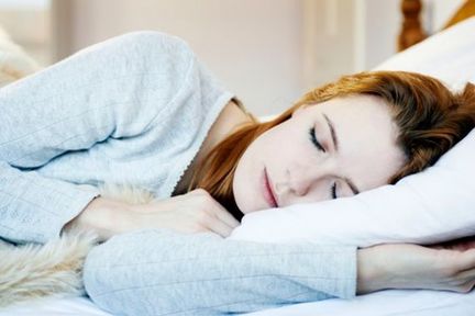 اگر با آرایش بخوابیم چه اتفاقی می‌افتد؟
