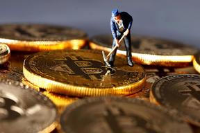 بیت کوین چیست و ارزهای دیجیتال چه زمانی کلاهبرداری محسوب می شوند؟
