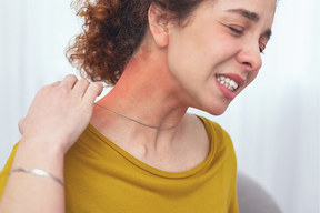 حساسیت پوستی به زیورآلات؛ درباره آلرژی به نیکل چه می دانید؟