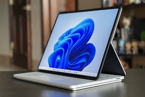 مقایسه لپ تاپ اپل و مایکروسافت ؛ مک بوک ایر یا سرفیس
