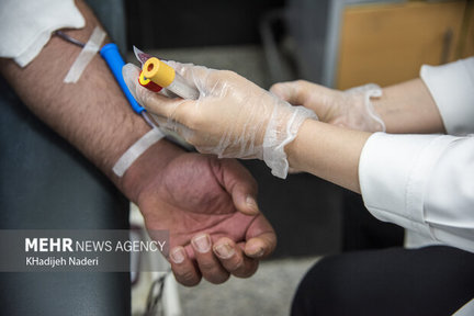 علائم مشکوک به HIV را جدی بگیرید/ گروه سنی در معرض خطر