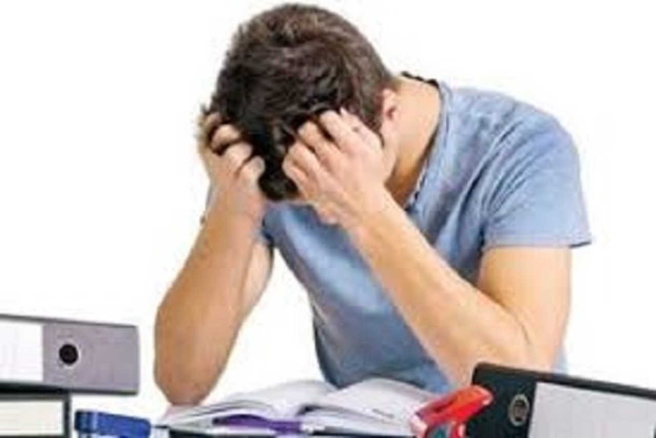 چه زمانی باید به روانپزشک یا روانشناس مراجعه کنیم
