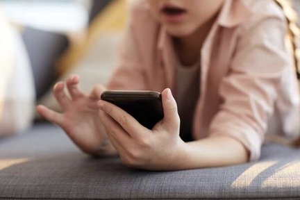 موبایل برای دانش آموزان لس آنجلسی ممنوع می‌شود